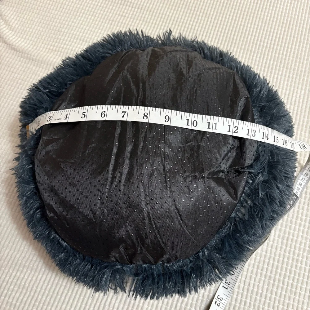 Plush Cat Cave Bed - Cream Interior with Black Exterior